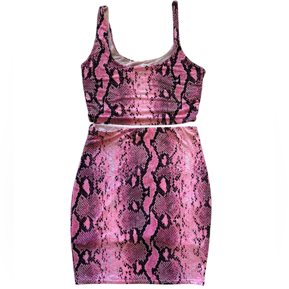 Black Bead Pink and Black Reptile Outfit
